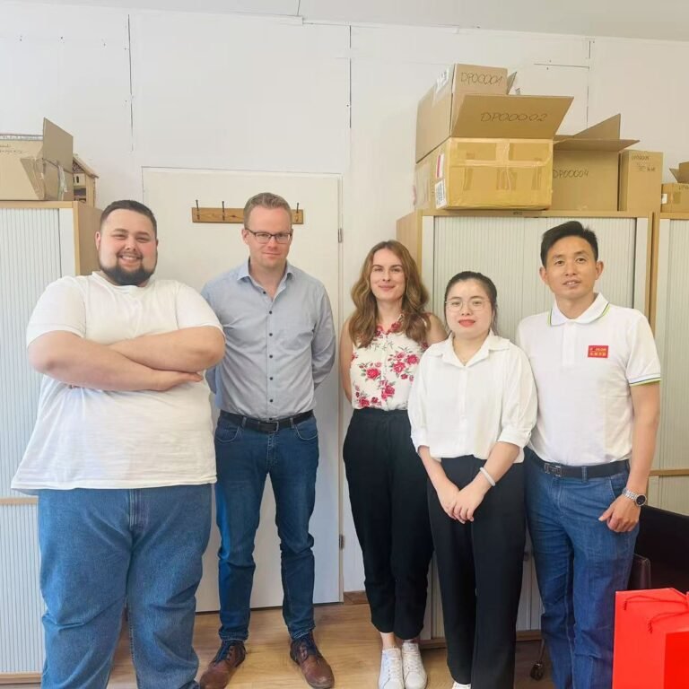 Group photo of customers 12