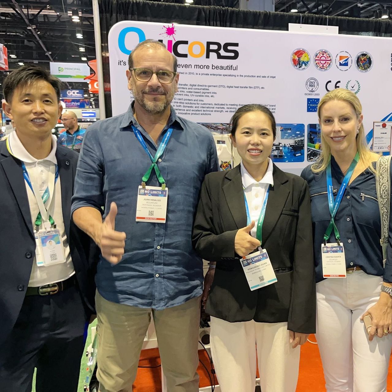 Group photo of customers 3